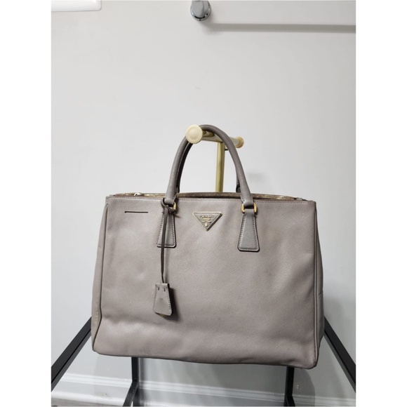 Authentic PRADA 2 Tone Saffiano Lux Large Double Zip Tote Bag Beige - Picture 10 of 10